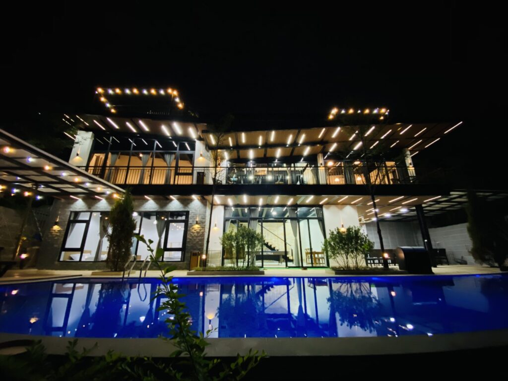Eagle Villa Sóc Sơn có phòng họp, bể bơi riêng, BBQ, sân vườn rộng